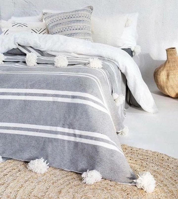 Cotton Moroccan Blanket,bedroom blanket,moroccan pompom blanket,moroccan throw blanket,bed spread, woven blanket, bed throw with tassel