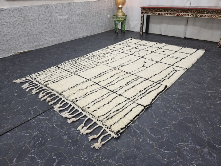 WONDERFUL BENIOURAIN CARPET, Moroccan Handmade Rug, White and Black Rug, Abstract Rug, Handmade Wool Rug, Azilal Berber Rug, Handwoven Rug